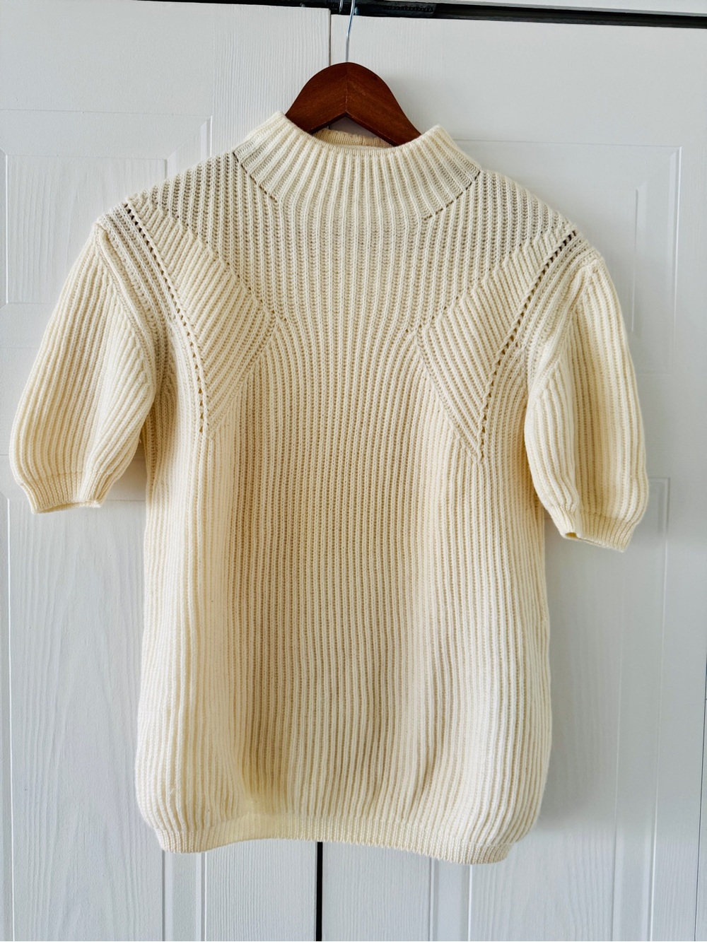 MaxMara Cream Knit Sweater. Size Medium. - Picture 3 of 7